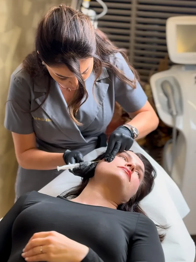 Tratament Sculptra la AMOO Klinik București