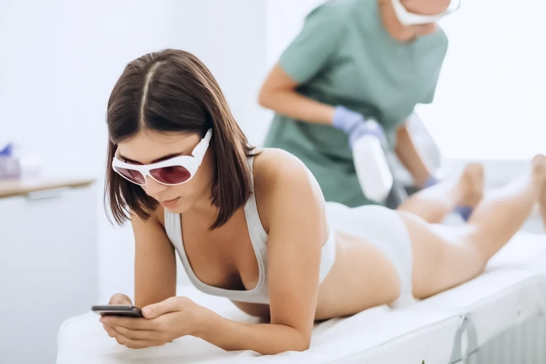 Laser epilare Splendor X la AMOO Klinik