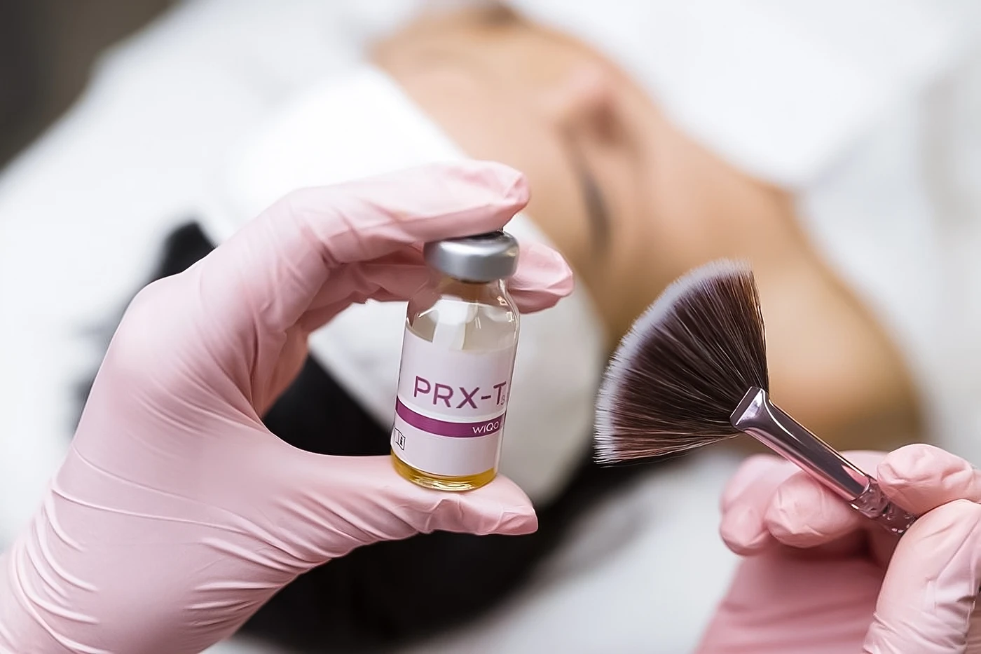 Tratament PRX-T33, biorevitalizare fără ace, la AMOO Klinik București