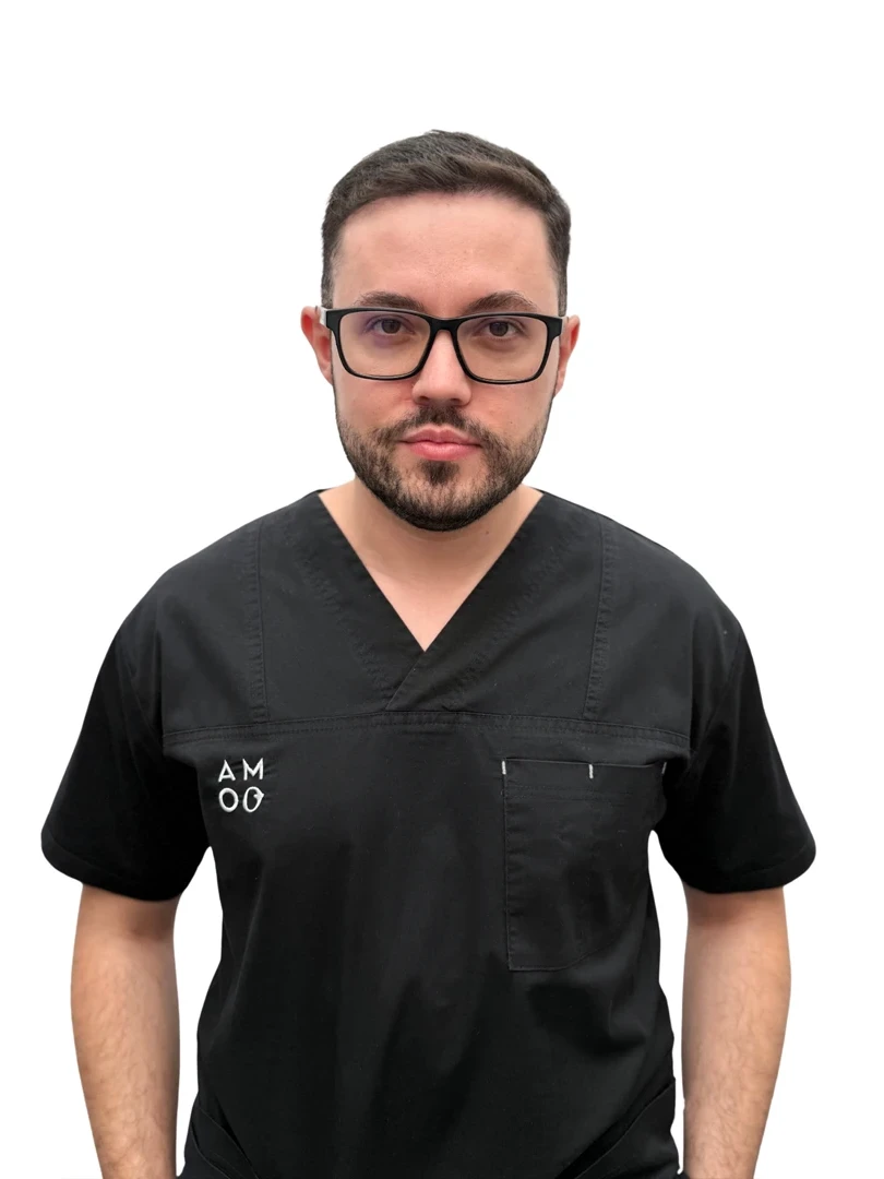 Ionuț Trandafir - Asistent Medical la Amoo Klinik