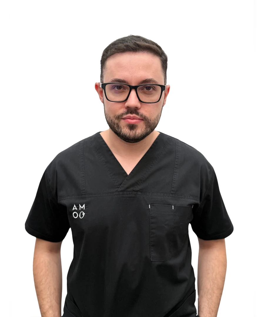 Ionuț Trandafir - Asistent Medical la Amoo Klinik