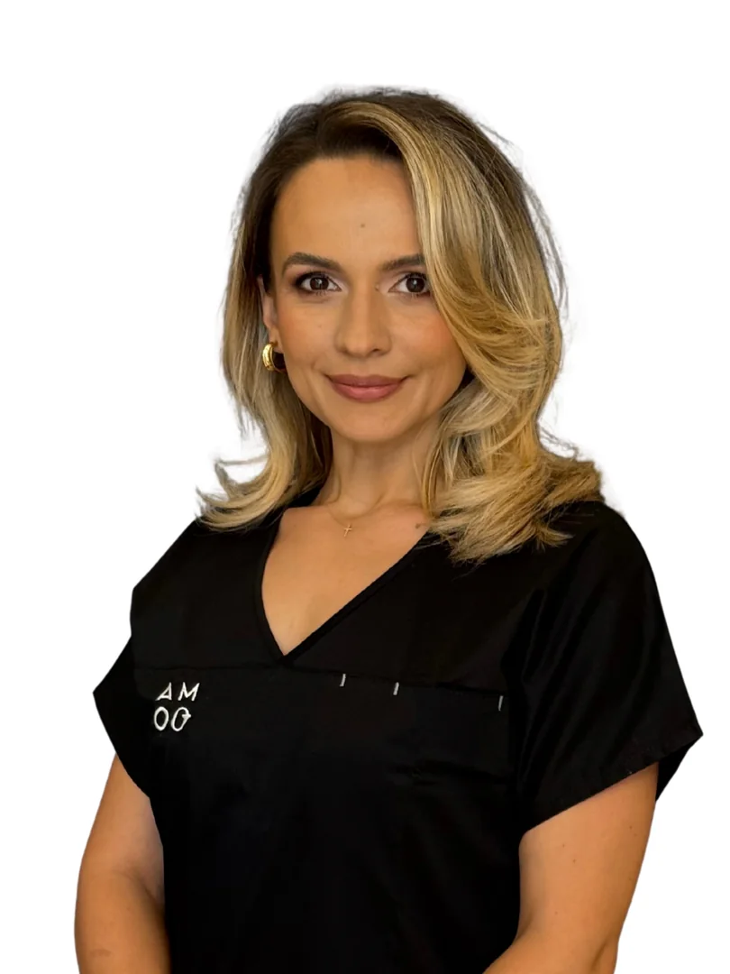 Dr. Carmen Mocanu, medic specialist chirurgie plastică, estetică și microchirurgie reconstructivă, AMOO Klinik