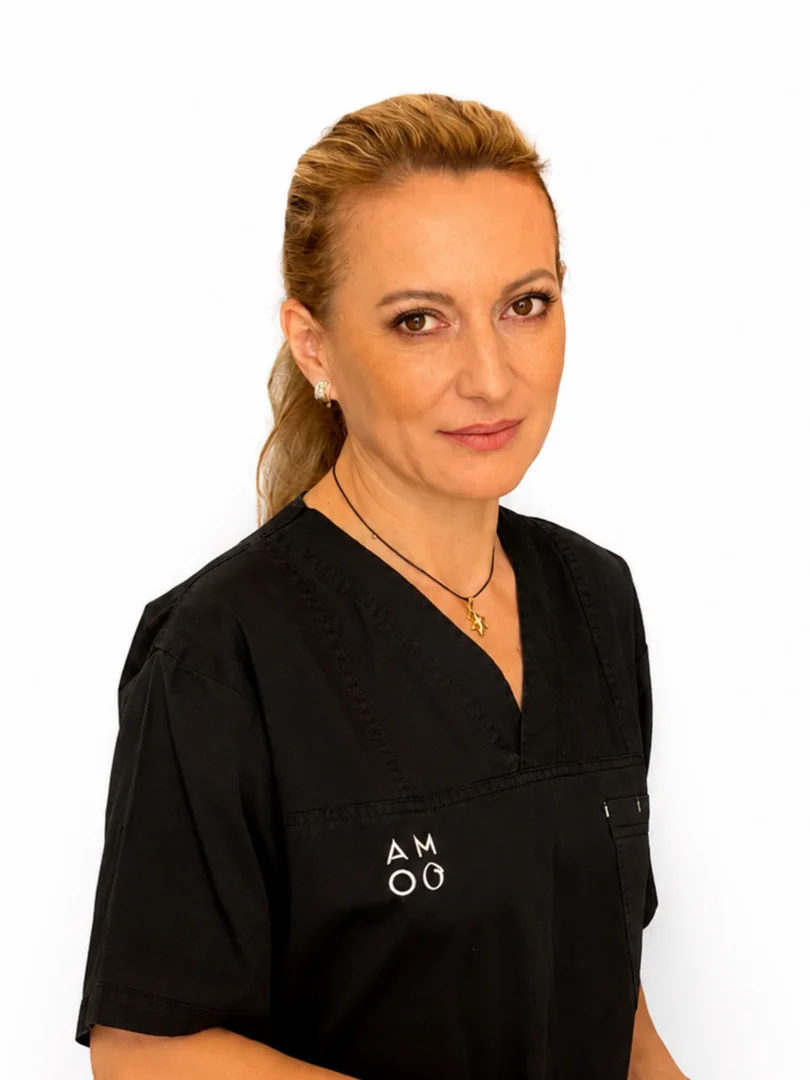 Dr. Silvia Stănculescu, medic specialist chirurgie plastică, estetică și microchirurgie reconstructivă, AMOO Klinik